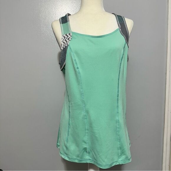 Reebok Playdri multi color active top with built in bra size XL - Picture 1 of 9